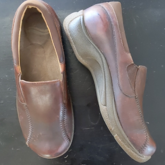 dansko slip resistant clogs